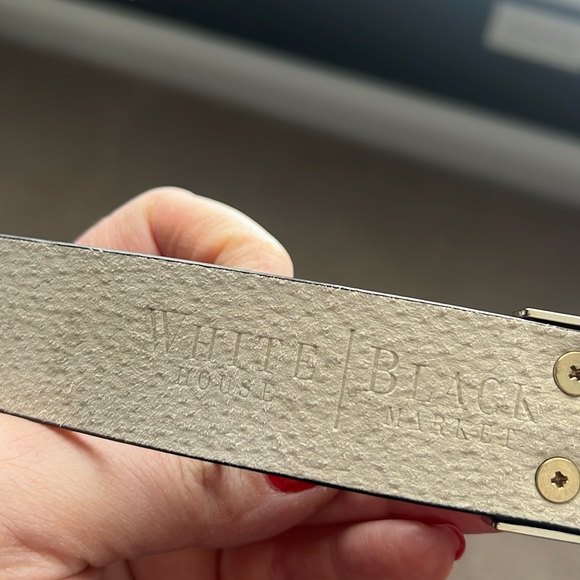 WHBM Patent bow loop belt - Picture 5 of 5